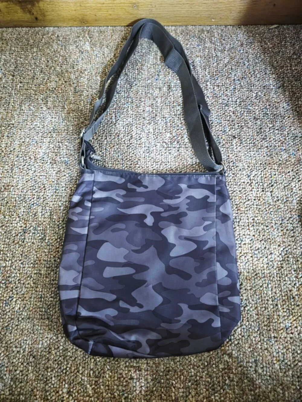 Baggallini Crossbody Camo